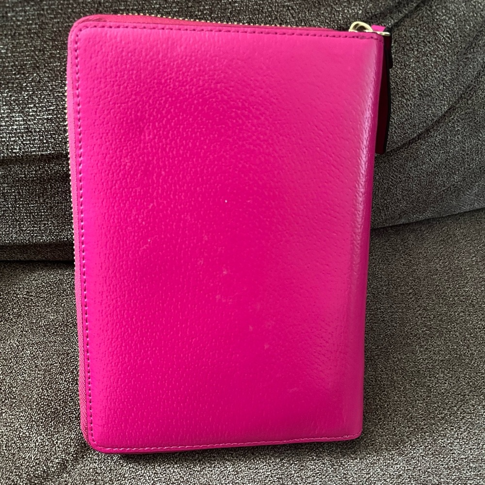 Kate Spade Wellesley Zip Around Planner NWT. Sweetheart Pink w/gold hardware.
